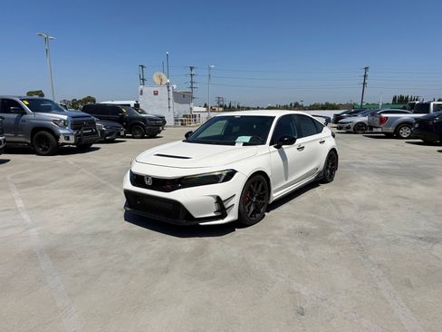 Used 2023 Honda Civic Type R image 1