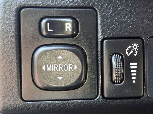 Used 2016 Toyota Corolla LE FWD image 23