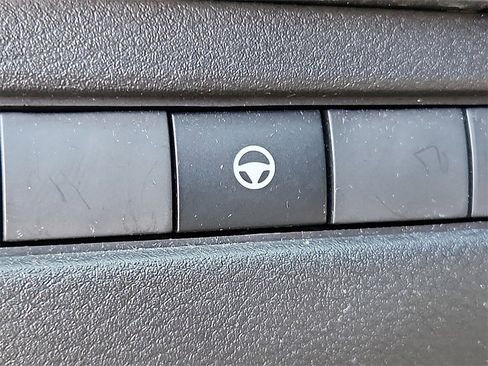 Certified 2022 Nissan Rogue SV image 25