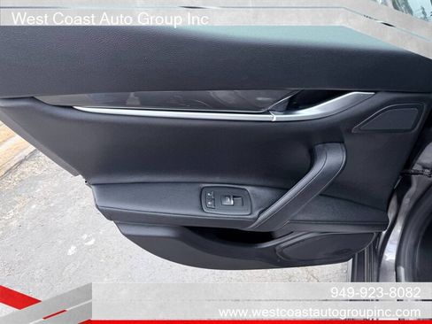 Used 2017 Maserati Ghibli RWD image 17