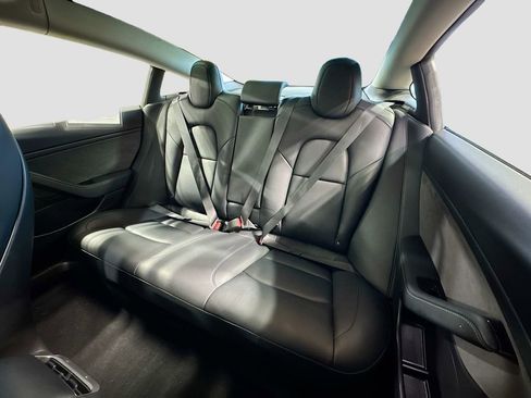 Used 2018 Tesla Model 3 Long Range image 13