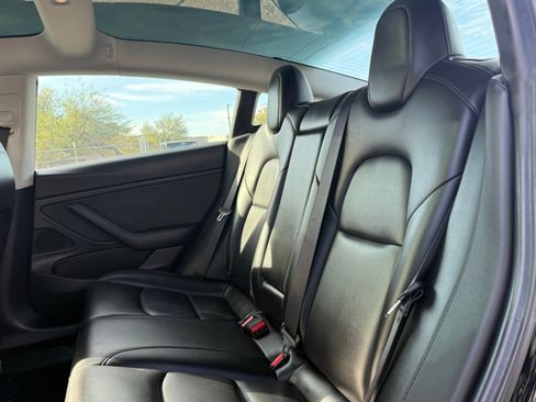 Used 2019 Tesla Model 3 Standard Range Plus image 8