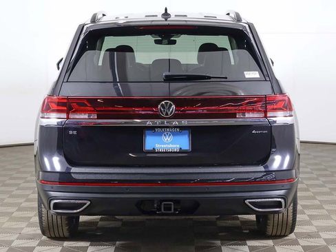 Used 2024 Volkswagen Atlas SE image 12