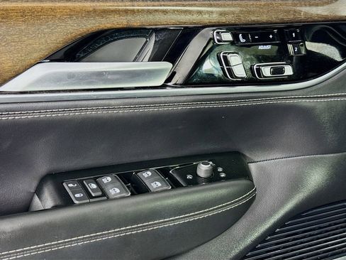 Used 2024 Jeep Grand Wagoneer L 4WD image 20