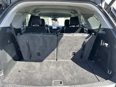 Used 2023 Ford Explorer Limited image 7