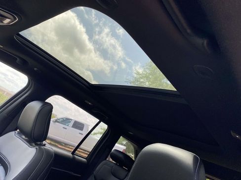 New 2026 Jeep Grand Cherokee Limited w/ Luxury Tech Group II RWD image 21