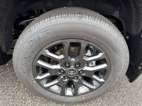 New 2026 Toyota Sequoia Platinum AWD/4WD image 32