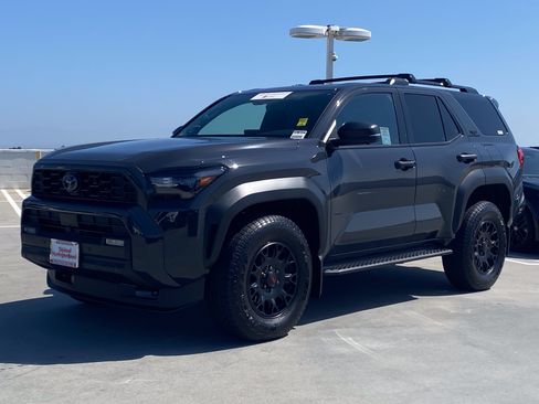 Certified 2026 Toyota 4Runner TRD Off-Road Premium AWD/4WD image 5