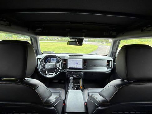 Used 2023 Ford Bronco Badlands w/ Sasquatch Package AWD/4WD image 28