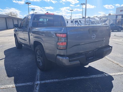 Certified 2025 Nissan Frontier SV image 8