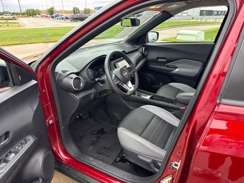 Used 2024 Nissan Kicks SR w/ SR Premium Package FWD image 13