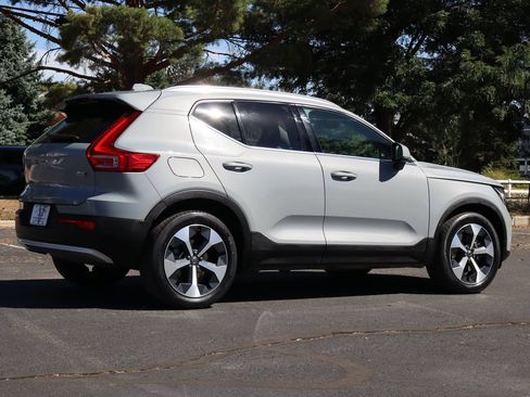 Used 2024 Volvo XC40 B5 Core w/ Protection Package Premier AWD/4WD image 5