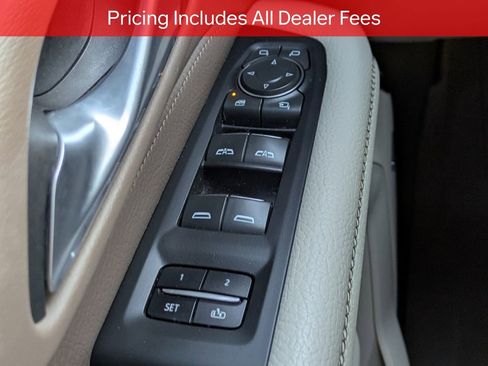 Used 2022 GMC Yukon XL Denali AWD/4WD image 26