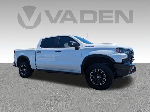 Used 2024 Chevrolet Silverado 1500 ZR2 w/ Technology Package AWD/4WD image 3