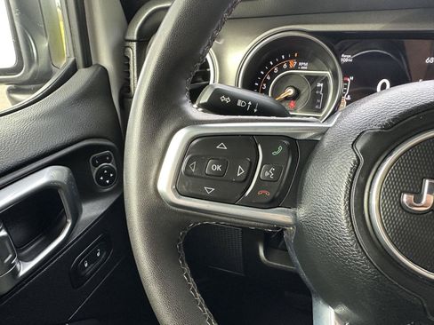 Used 2023 Jeep Gladiator Rubicon w/ Cold Weather Group AWD/4WD image 16