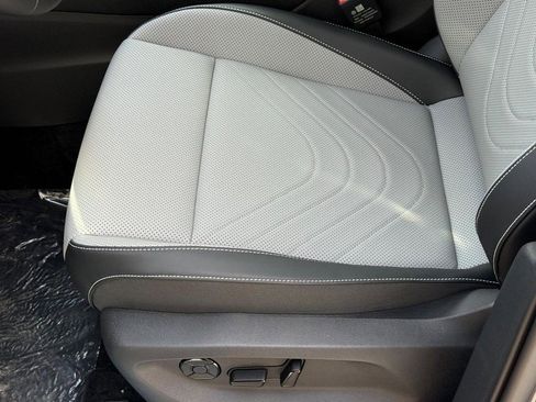 New 2026 Volkswagen Tiguan SE image 15