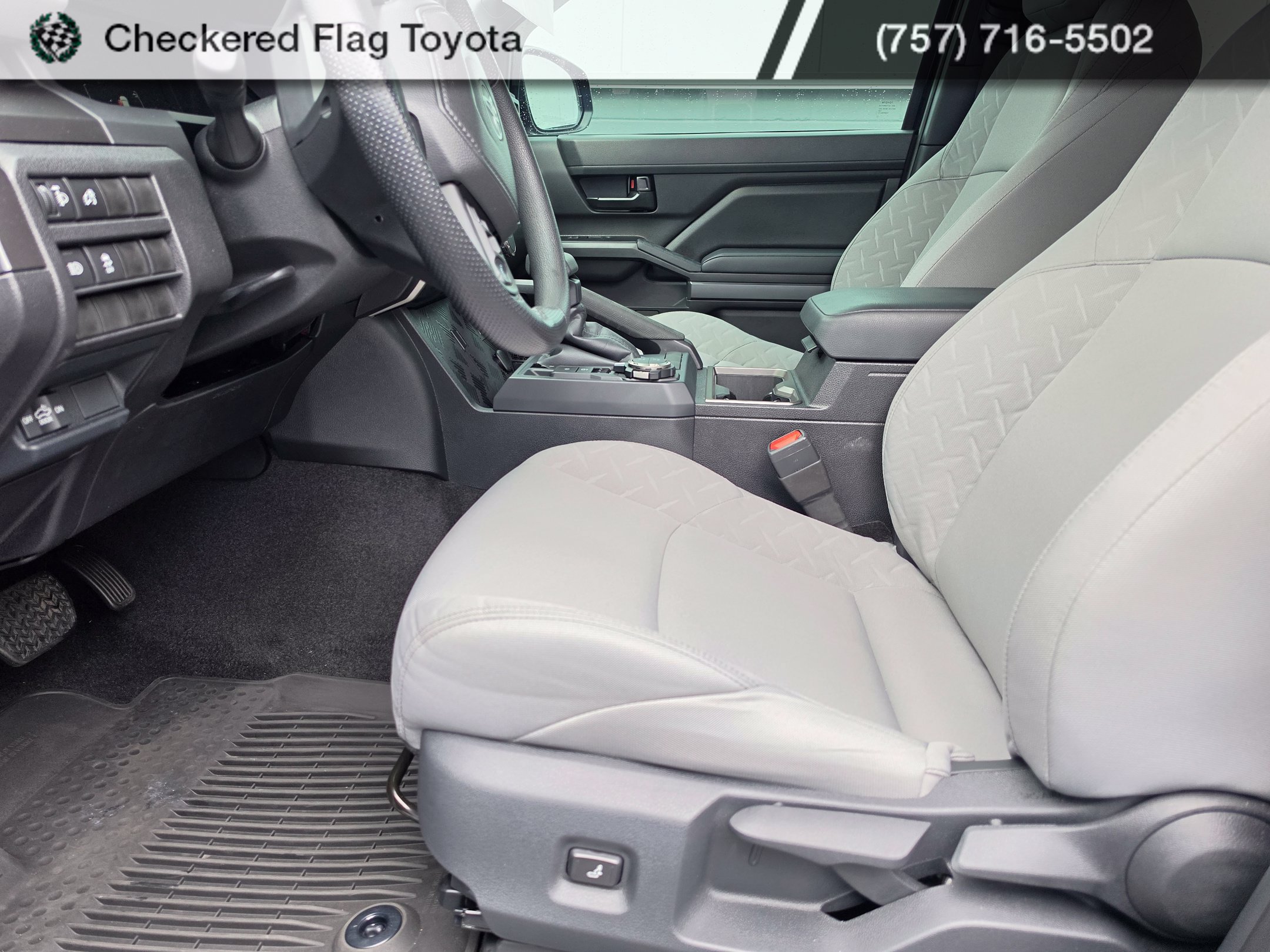 Used 2025 Toyota Tacoma SR5 AWD/4WD image 15