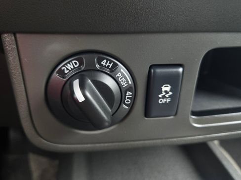 Used 2014 Nissan Xterra X AWD/4WD image 28