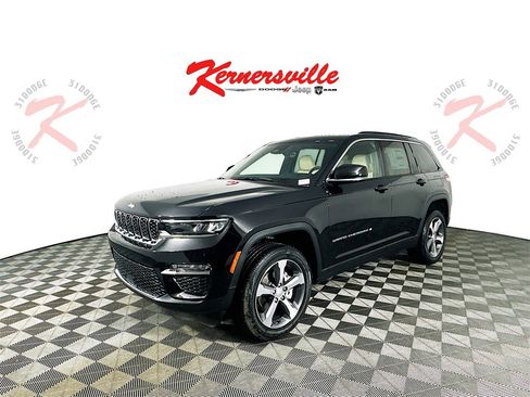 New 2025 Jeep Grand Cherokee Limited image 3