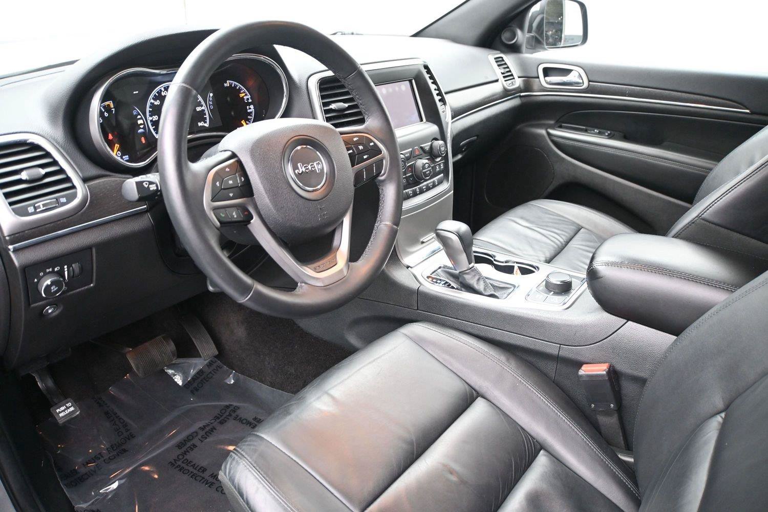 Used 2018 Jeep Grand Cherokee Limited AWD/4WD image 2