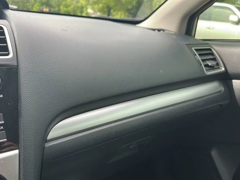Used 2017 Subaru Crosstrek 2.0i Premium AWD/4WD image 35