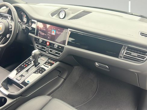 New 2026 Porsche Macan AWD/4WD image 21