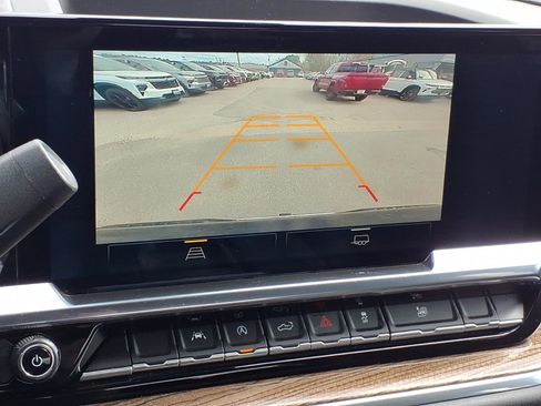 Used 2023 Chevrolet Silverado 1500 LT AWD/4WD image 22