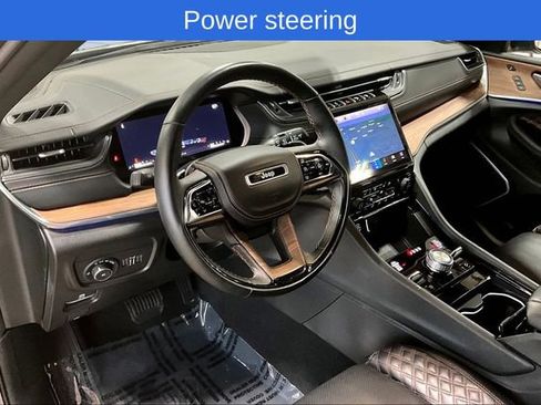 Used 2023 Jeep Grand Cherokee L Summit w/ Luxury Tech Group V image 19