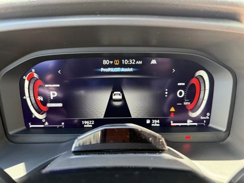 Used 2025 Nissan Rogue Platinum w/ Tech Package image 17