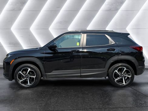 Used 2022 Chevrolet TrailBlazer RS w/ Technology Package AWD/4WD image 3