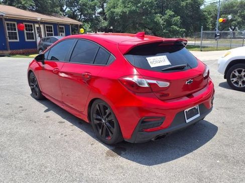Used 2018 Chevrolet Cruze LT w/ Convenience Package FWD image 5