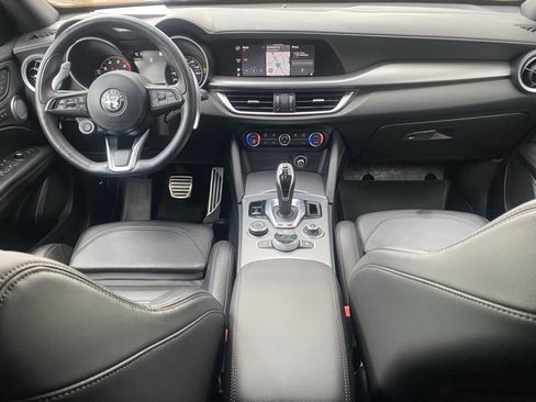 Used 2022 Alfa Romeo Stelvio Veloce image 46