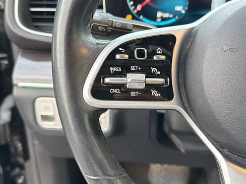 Used 2020 Mercedes-Benz GLE 350 GLE 350 w/ 3rd Row Seat Package image 37