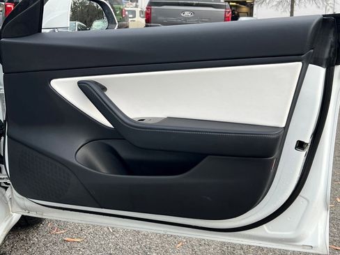 Used 2018 Tesla Model 3 Long Range image 8