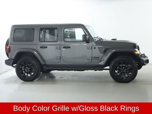 Used 2021 Jeep Wrangler Unlimited Sahara image 12