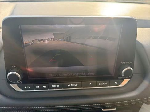 Used 2025 Nissan Rogue SV AWD/4WD image 39