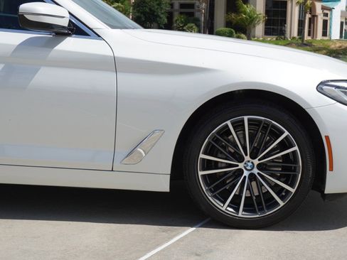 Used 2023 BMW 540i w/ Premium Package RWD image 9