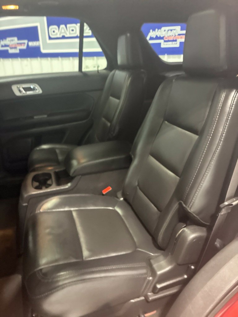 Used 2015 Ford Explorer XLT w/ Equipment Group 202B AWD/4WD image 27