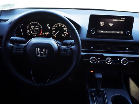 Used 2025 Honda Civic Sport image 19
