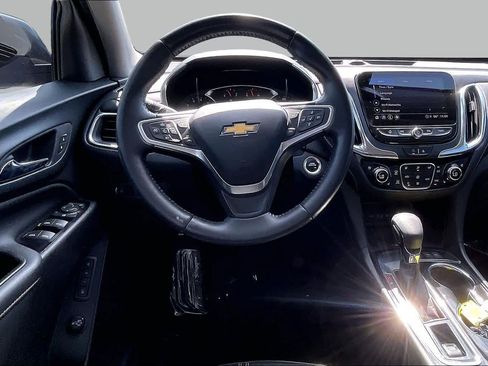 Used 2022 Chevrolet Equinox Premier FWD image 6