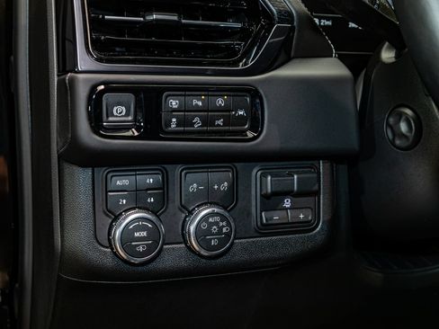 Used 2026 GMC Yukon AT4 Ultimate AWD/4WD image 17