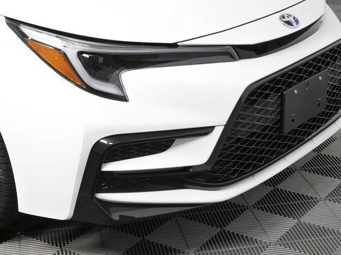 Used 2025 Toyota Corolla SE w/ SE Premium Package AWD/4WD image 34