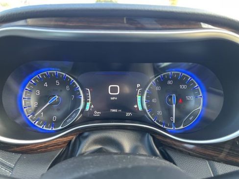 Certified 2023 Chrysler Pacifica Limited image 26
