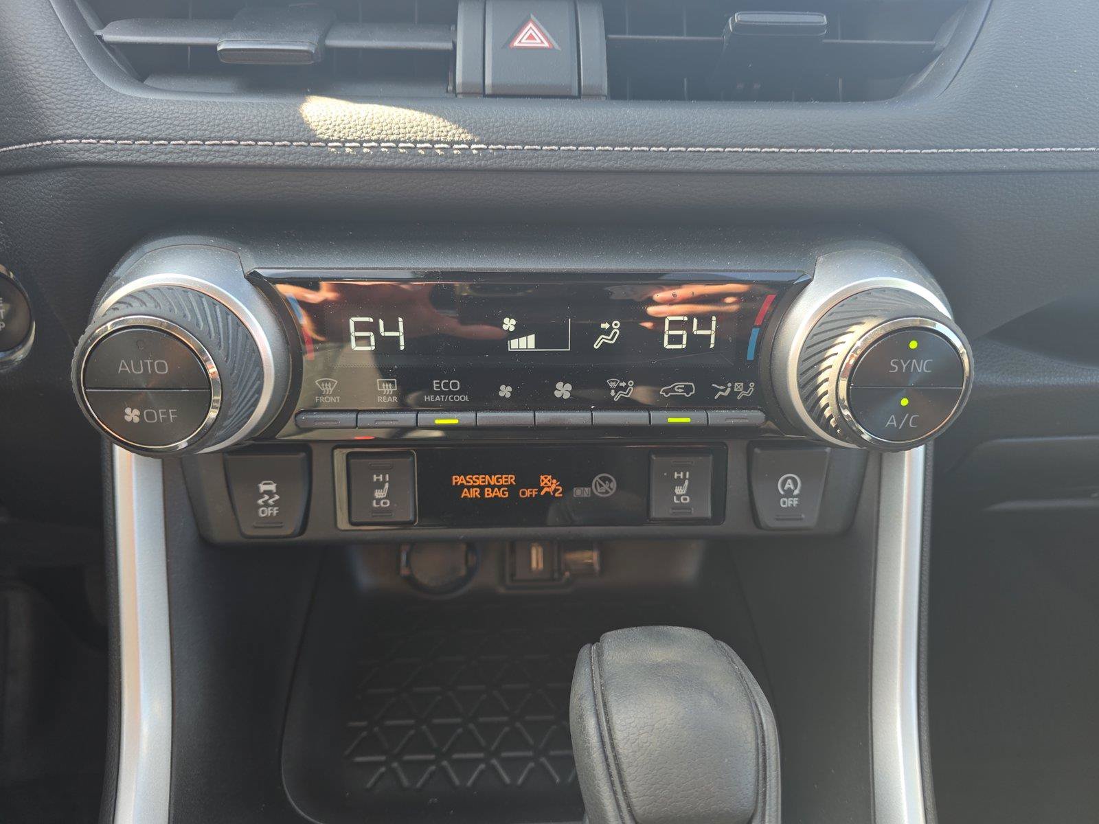 Used 2022 Toyota RAV4 XLE w/ XLE Grade Weather Package FWD image 17
