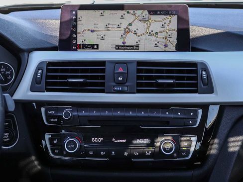 Used 2018 BMW 320i xDrive Sedan w/ Convenience Package image 13