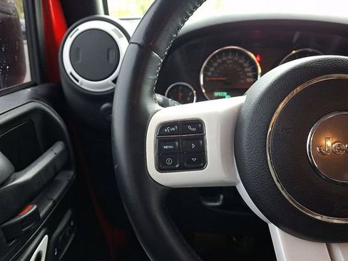 Used 2015 Jeep Wrangler Unlimited Sahara w/ Quick Order Package 24X AWD/4WD image 19