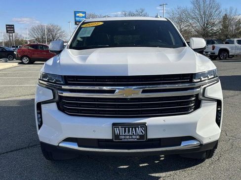 Used 2022 Chevrolet Suburban LT w/ Luxury Package image 2