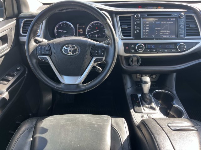 Used 2018 Toyota Highlander XLE AWD/4WD image 13