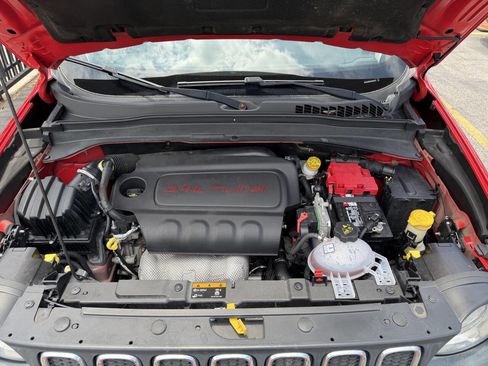 Used 2018 Jeep Renegade Sport w/ Power & Air Group FWD image 23