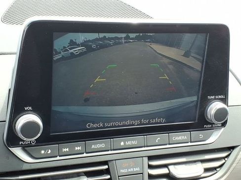 Used 2024 Nissan Altima 2.5 SV FWD image 19